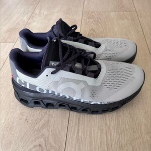 On Running Men's Cloud Monster - Glacier/Black Sz: 11.5
